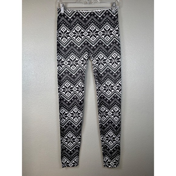 No Boundaries Pants - NO BOUNDARIES Juniors L Black White Chevron Print Seamless Ankle‎ Leggings NEW
